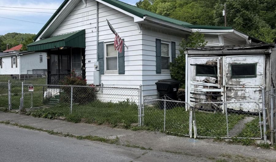 407 Spruce St, Appalachia, VA 24216 - 2 Beds, 1 Bath