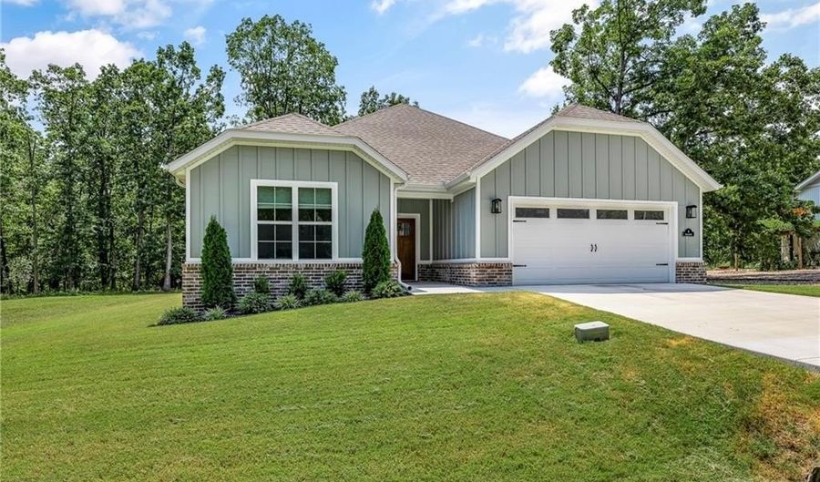 6 Shetland Dr, Bella Vista, AR 72715 - 2 Beds, 2 Bath