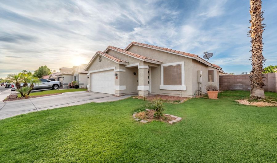 11580 W HUBBELL St, Avondale, AZ 85392 - 3 Beds, 2 Bath