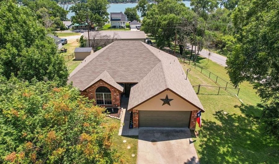 100 Coronado Trl, Weatherford, TX 76087 - 4 Beds, 2 Bath