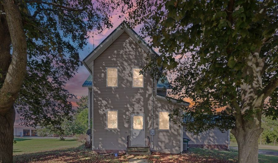 5869 Beechwood Ave, Alliance, OH 44601 - 3 Beds, 2 Bath