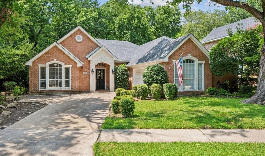 815 Rolling Meadows Ct, Allen, TX 75013 - 4 Beds, 2 Bath