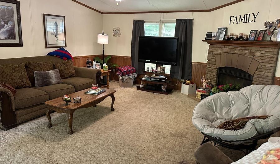 45 Sharp St, Ash Flat, AR 72513 - 3 Beds, 2 Bath