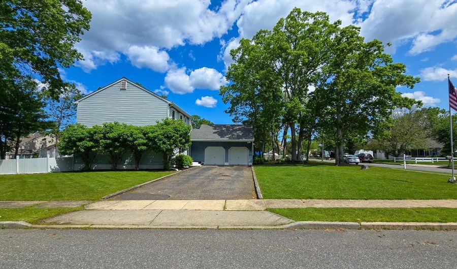 1 Lafayette Ct, Barnegat, NJ 08005 - 4 Beds, 3 Bath