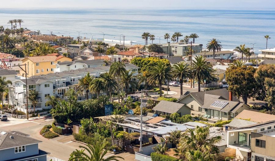 3283-87 Lincoln St, Carlsbad, CA 92008 - 3 Beds, 3 Bath