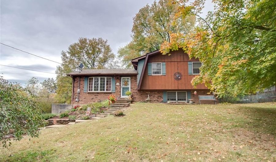 5328 Seminary Rd, Alton, IL 62002 - 3 Beds, 2 Bath