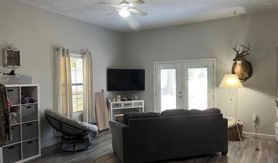 944 Denton Trl NW, Brookhaven, MS 39191 - 5 Beds, 3 Bath