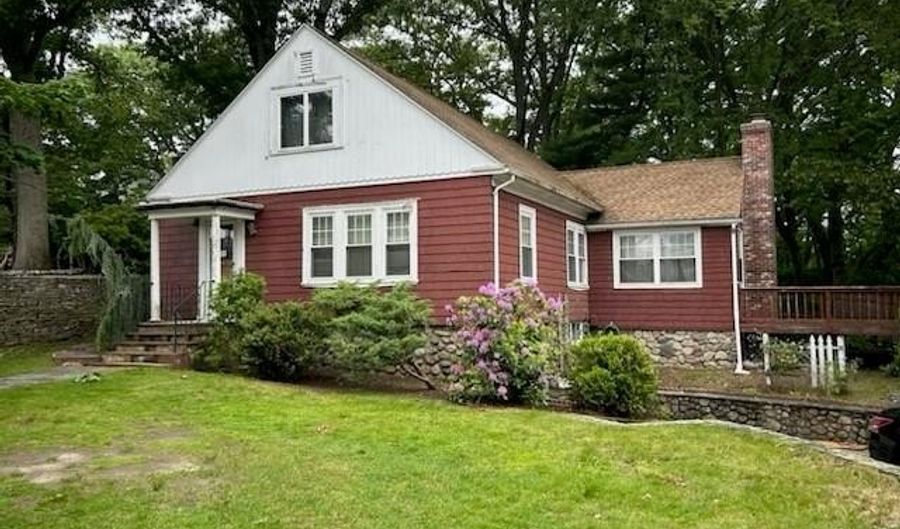 175 Oakland Ave, Cranston, RI 02910 - 3 Beds, 2 Bath