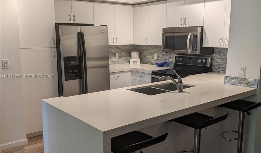 19901 E Country Club Dr 2305, Aventura, FL 33180 - 2 Beds, 2 Bath