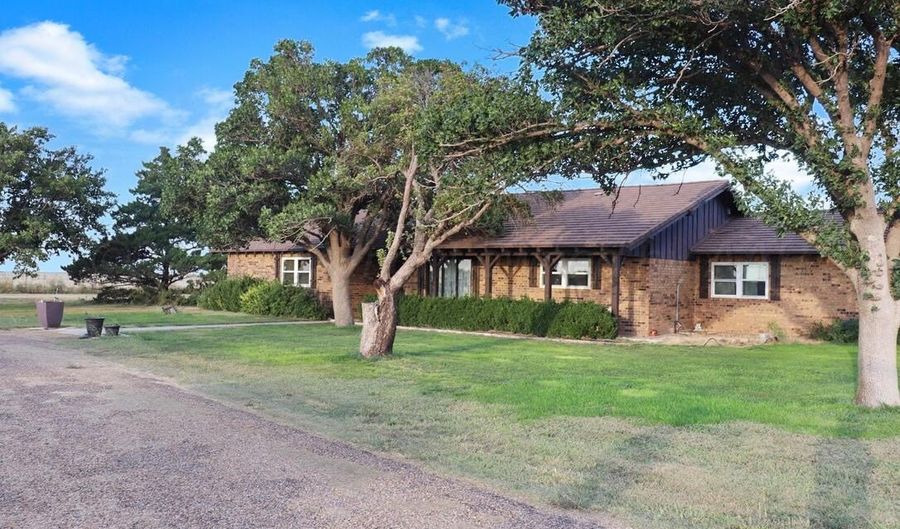 2400 CR C, Adrian, TX 79001 - 4 Beds, 3 Bath