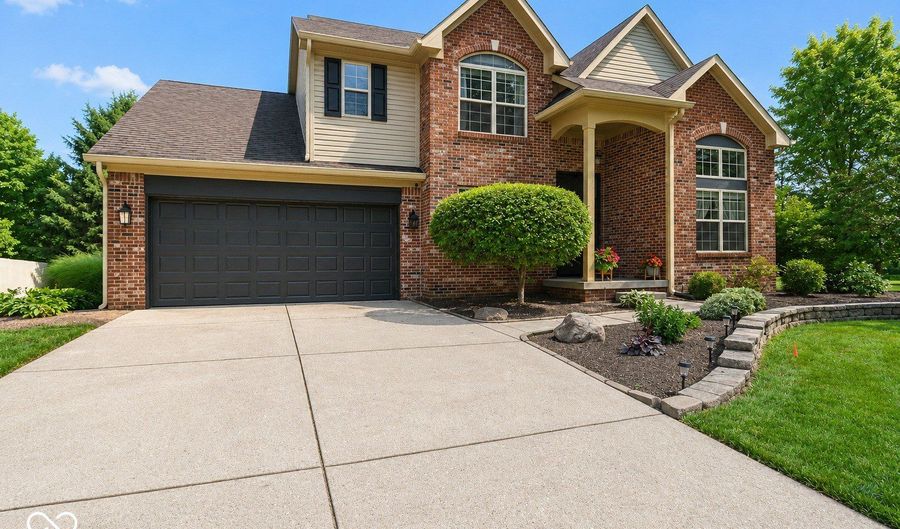 6411 Granny Smith Ln, Avon, IN 46123 - 5 Beds, 3 Bath