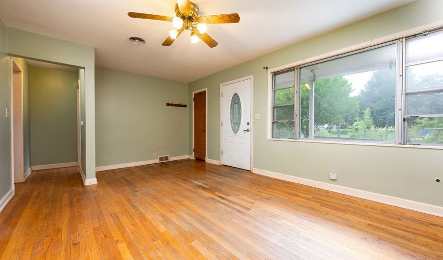 1512 Carroll Ave, Ames, IA 50010 - 2 Beds, 1 Bath