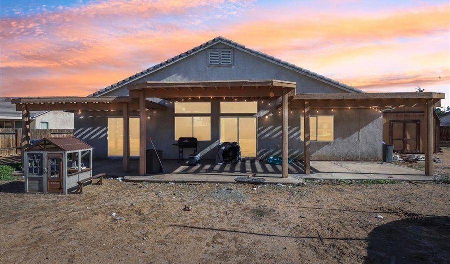 13322 Chenin Blanc Ct, Apple Valley, CA 92308 - 5 Beds, 3 Bath
