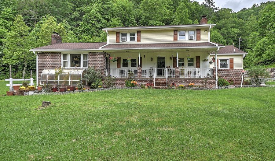 24483 Cave Creek Rd, Abingdon, VA 24211 - 5 Beds, 3 Bath