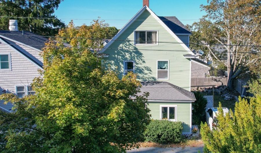 2 Bowles Ave, Bar Harbor, ME 04609 - 4 Beds, 1 Bath