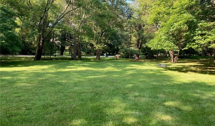 604 W Reach Dr, Jamestown, RI 02835 - 4 Beds, 3 Bath