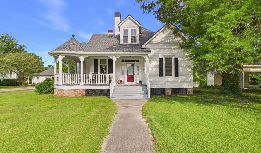 501 Fairview Ave, Abbeville, LA 70510 - 6 Beds, 5 Bath