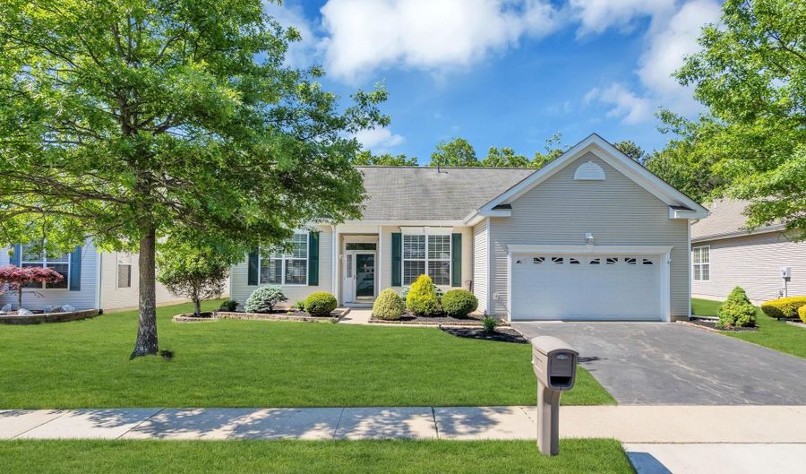 15 LILY POND Ln, Barnegat, NJ 08005 - 3 Beds, 3 Bath
