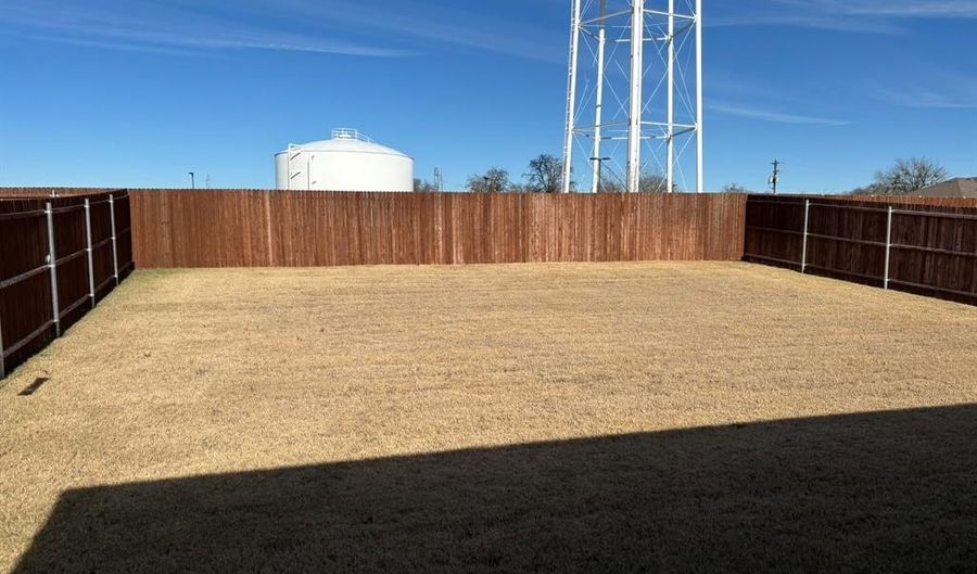 608 Breckenridge Park Dr, Alvarado, TX 76009 - 4 Beds, 2 Bath