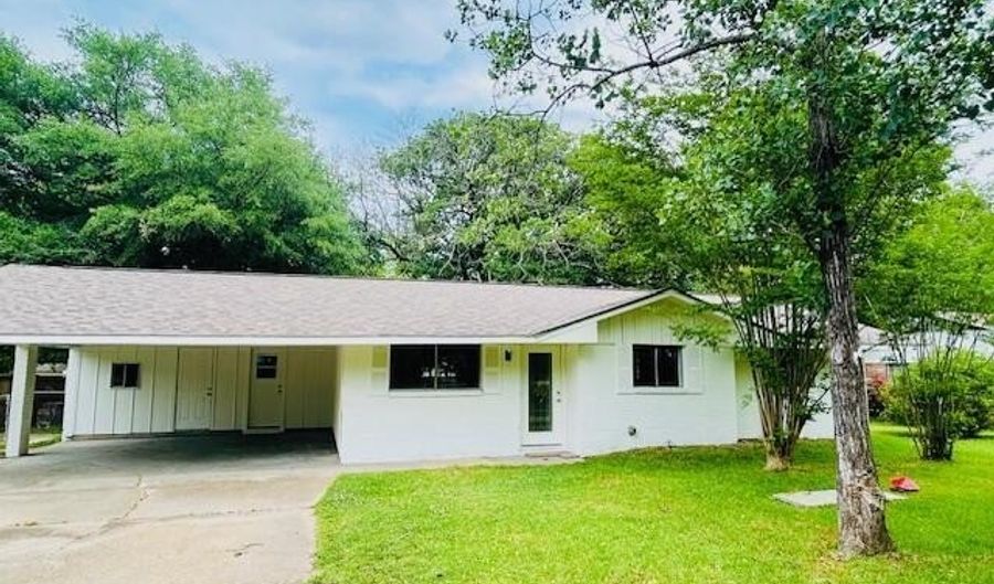 810 Louis Wilson Dr, Brandon, MS 39042 - 3 Beds, 2 Bath