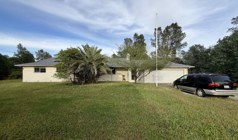 17228 China Gulch Dr, Anderson, CA 96007 - 3 Beds, 2 Bath