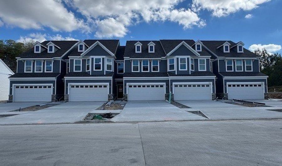 950-3 Memory Ln, Aurora, OH 44202 - 3 Beds, 3 Bath