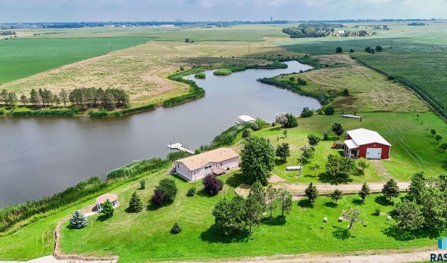 46924 298th St, Beresford, SD 57004 - 3 Beds, 2 Bath