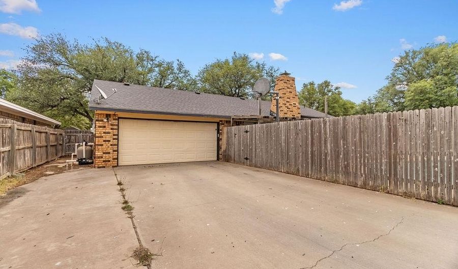 1407 Cedar Ln, Andrews, TX 79714 - 3 Beds, 2 Bath