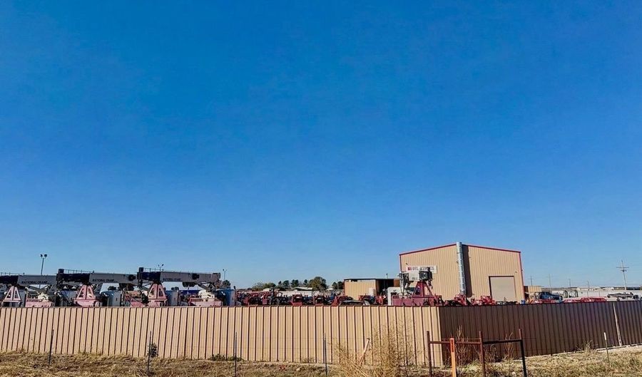 5 W Funk Rd, Artesia, NM 88210 - 0 Beds, 0 Bath