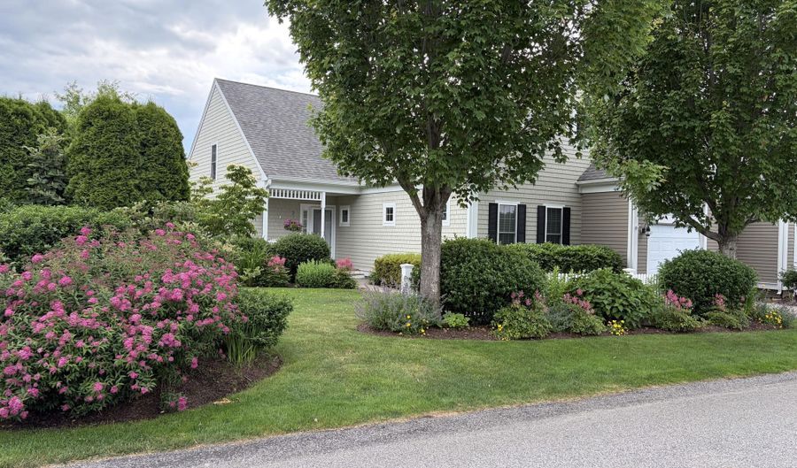 2 Amberwood Ct 2, Bourne, MA 02532 - 2 Beds, 3 Bath
