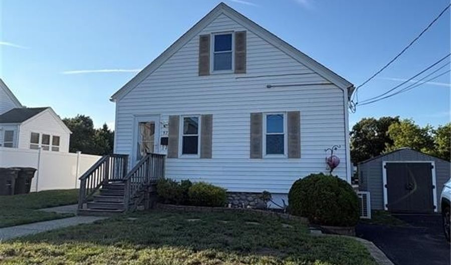 92 Irons Ave, Johnston, RI 02919 - 3 Beds, 1 Bath
