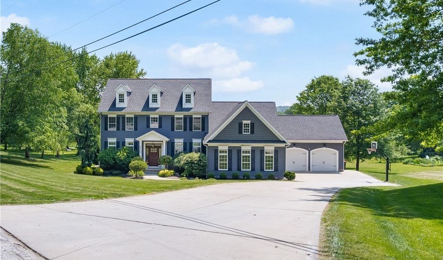450 Hartville Rd, Atwater, OH 44201 - 4 Beds, 5 Bath