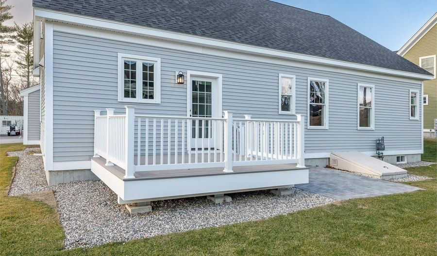 17 The Cliffs At Evergreen Evergreen Dr 17, Auburn, NH 03032 - 2 Beds, 2 Bath