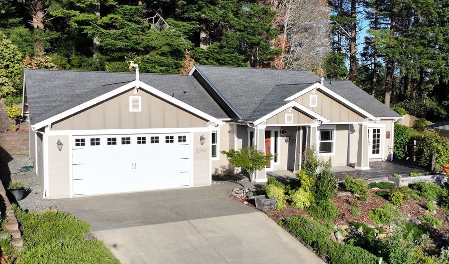 7200 VISTA RIDGE Dr, Brookings, OR 97415 - 3 Beds, 2 Bath