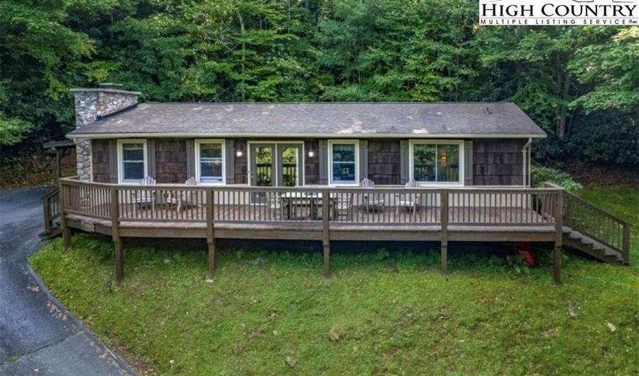 150 Ivy Ct, Banner Elk, NC 28604 - 2 Beds, 3 Bath