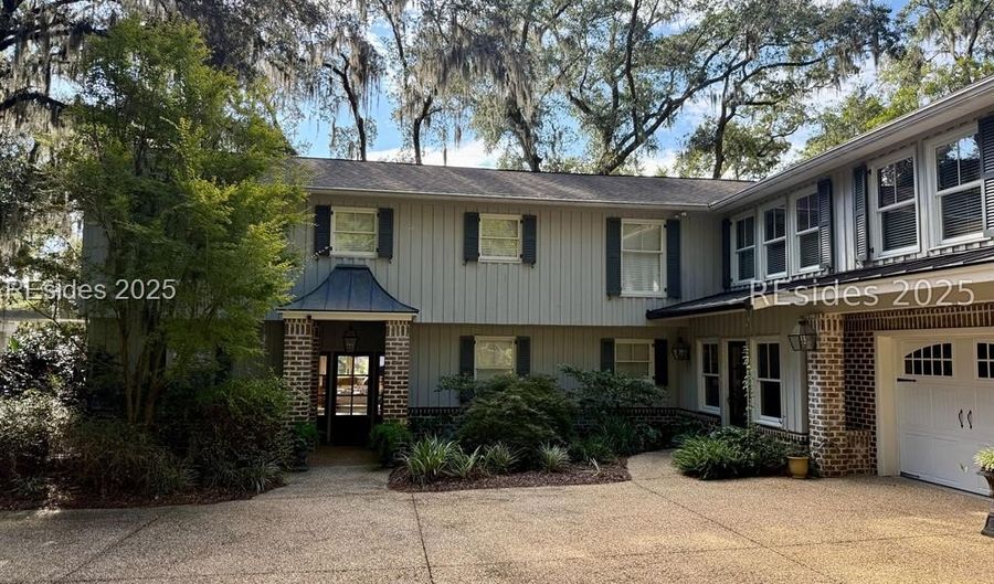21 Rose Dhu Dr, Bluffton, SC 29910 - 6 Beds, 5 Bath