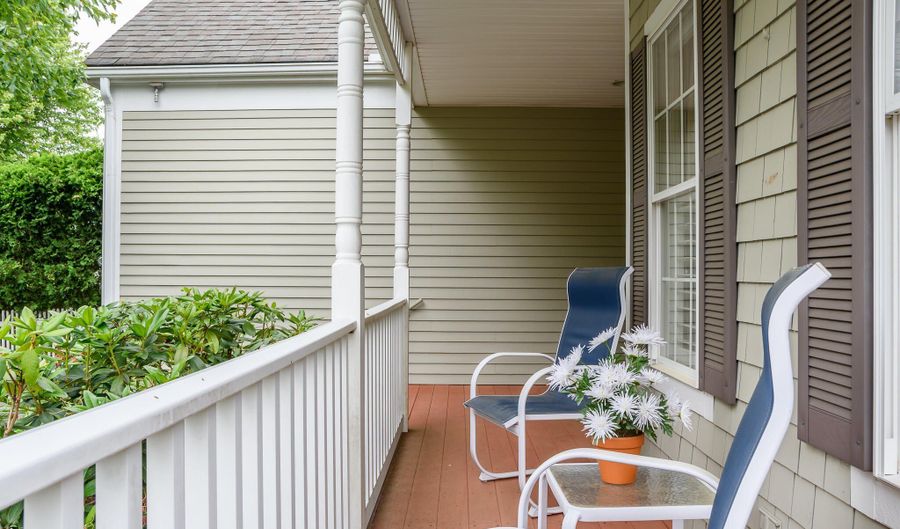 6 Hollyhock Knoll Ct, Bourne, MA 02532 - 2 Beds, 3 Bath
