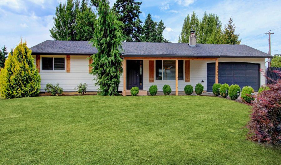 11300 FINNEGANS Way, Oregon City, OR 97045 - 3 Beds, 2 Bath
