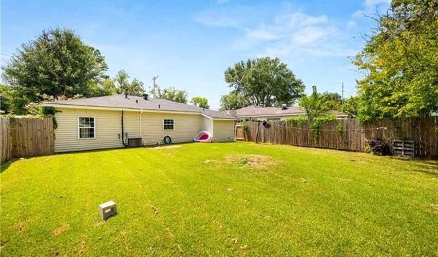 2119 WETTERMARK St, Alexandria, LA 71301 - 2 Beds, 1 Bath