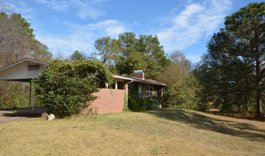 729 MAXANNA Dr, Anniston, AL 36206 - 3 Beds, 2 Bath