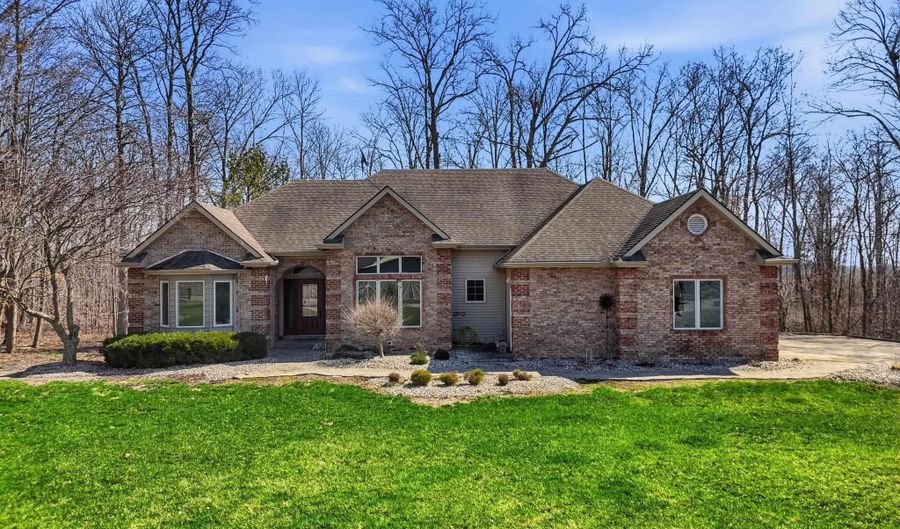 5133 County Road 48, Auburn, IN 46706 - 4 Beds, 3 Bath