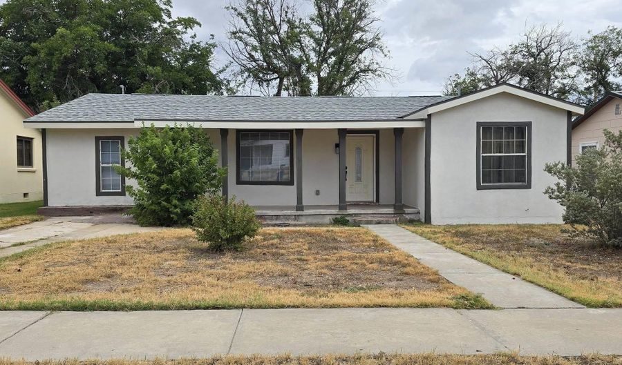 1012 N Richard St, Carlsbad, NM 88220 - 3 Beds, 1 Bath