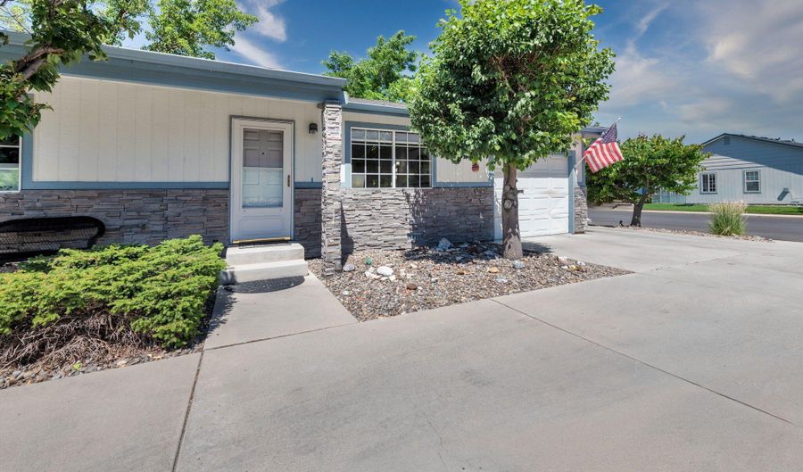581 Stafford Way, Carson City, NV 89701 - 2 Beds, 2 Bath