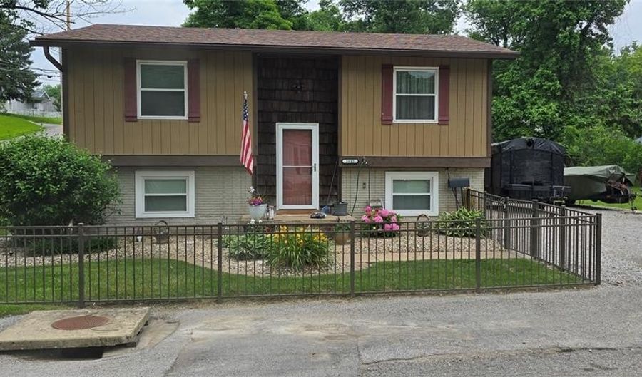 3112 Edgewood Ave, Alton, IL 62002 - 3 Beds, 2 Bath