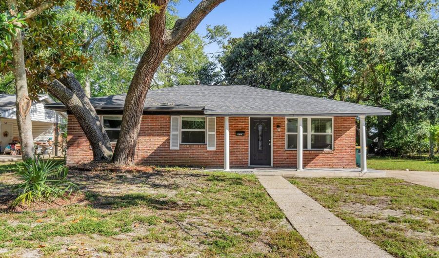 1616 Lewis Ave, Biloxi, MS 39531 - 5 Beds, 3 Bath