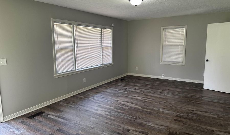 407 Pecan St, Albertville, AL 35950 - 3 Beds, 2 Bath