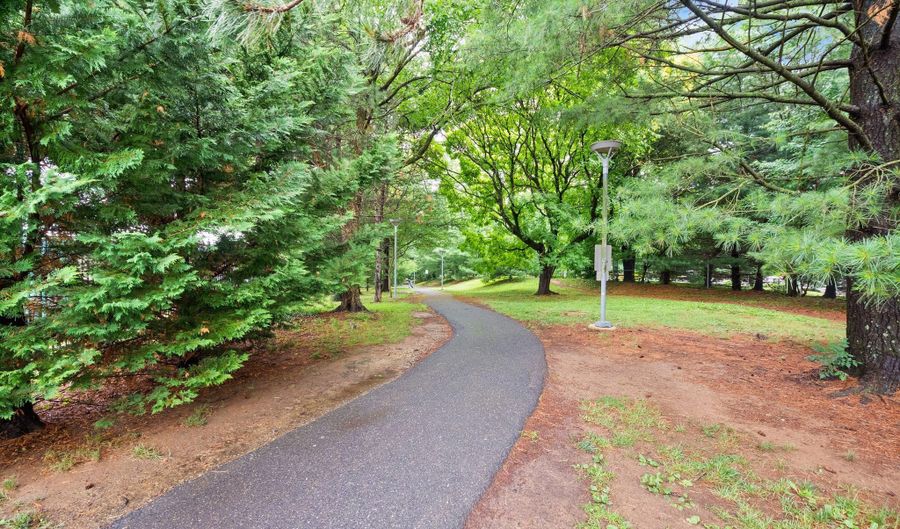 4977 BATTERY Ln 1-711, Bethesda, MD 20814 - 2 Beds, 1 Bath