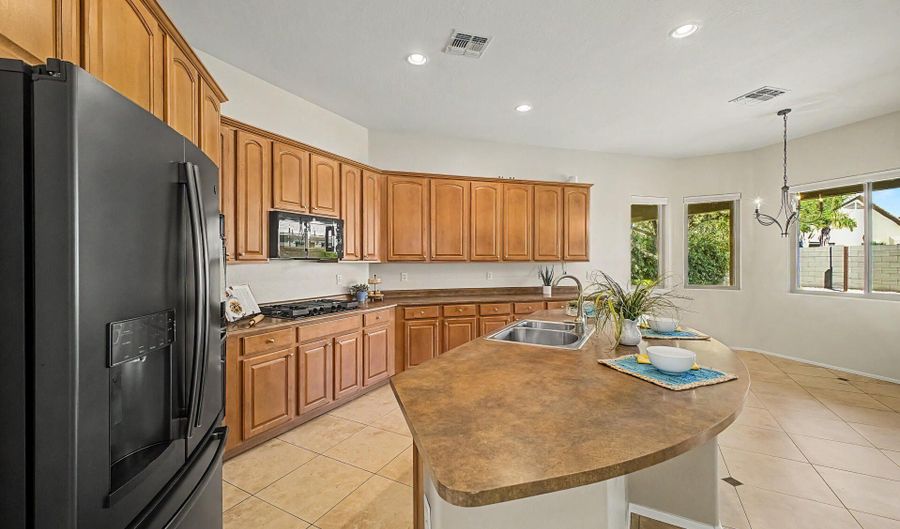 4769 E KARSTEN Dr, Chandler, AZ 85249 - 4 Beds, 3 Bath