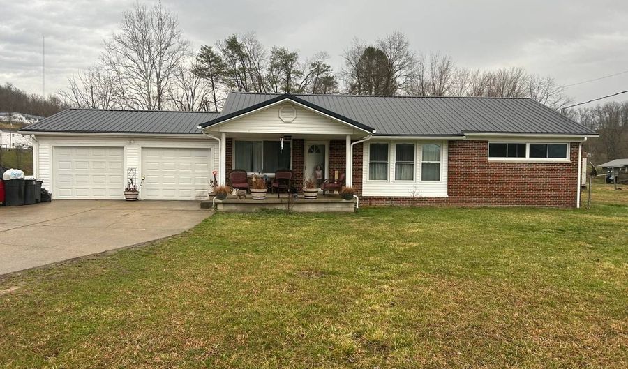 11812 Midland Trail Rd, Ashland, KY 41102 - 3 Beds, 2 Bath