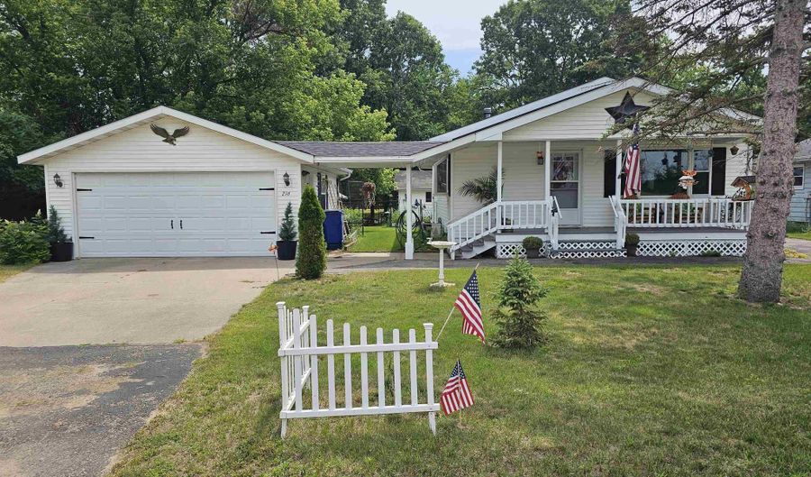 216 N Vincennes St, Adams, WI 53910 - 2 Beds, 2 Bath